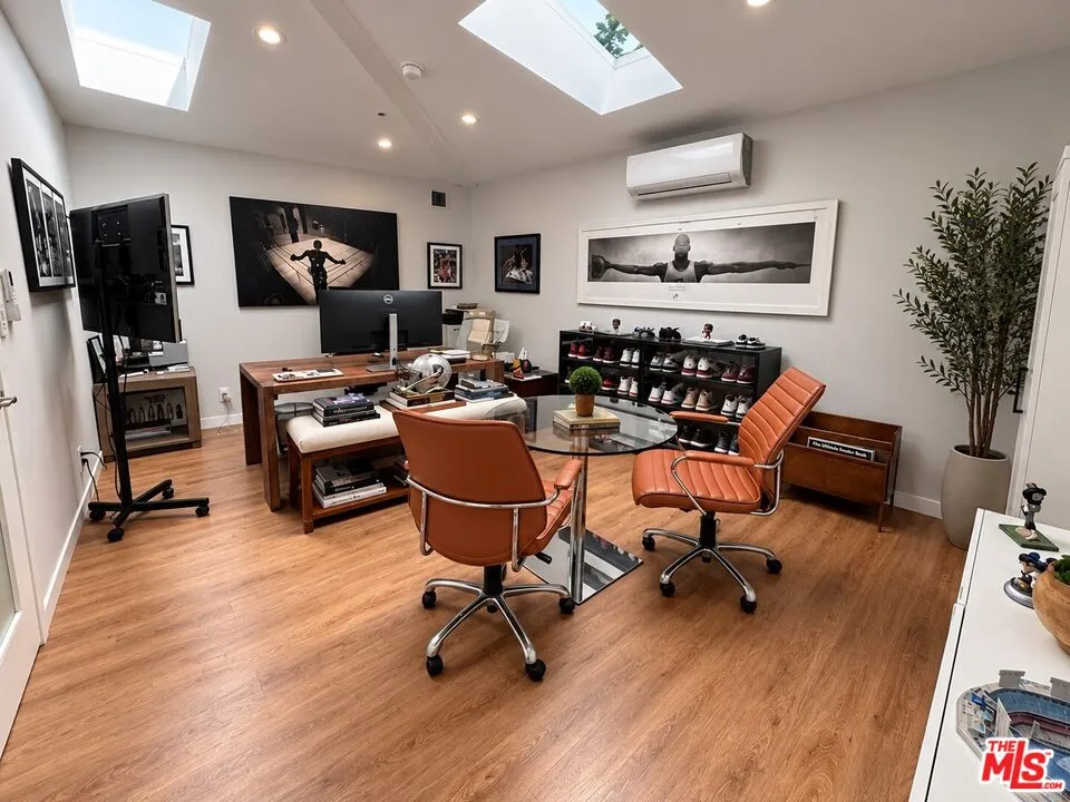 604 Trenton Drive Beverly Hills, CA 90210