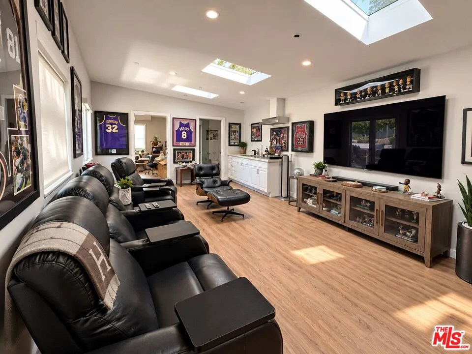 604 Trenton Drive Beverly Hills, CA 90210