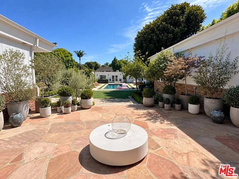 604 Trenton Drive Beverly Hills, CA 90210