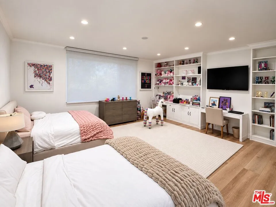 604 Trenton Drive Beverly Hills, CA 90210