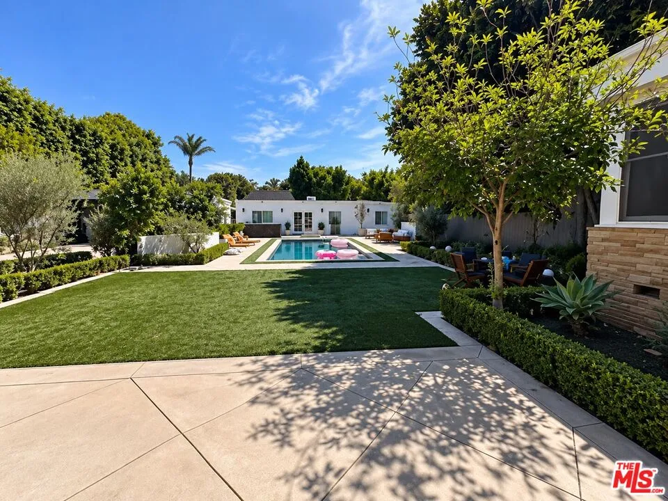 604 Trenton Drive Beverly Hills, CA 90210