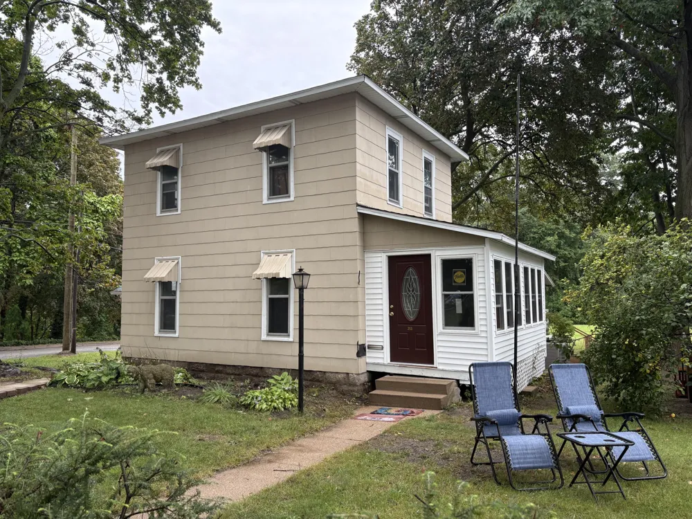 253 Pearl Street South Haven City, MI 49090