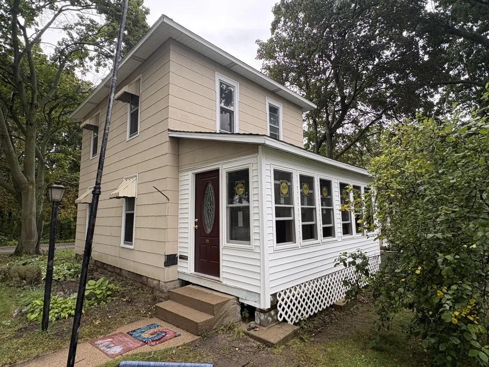 253 Pearl Street South Haven City, MI 49090