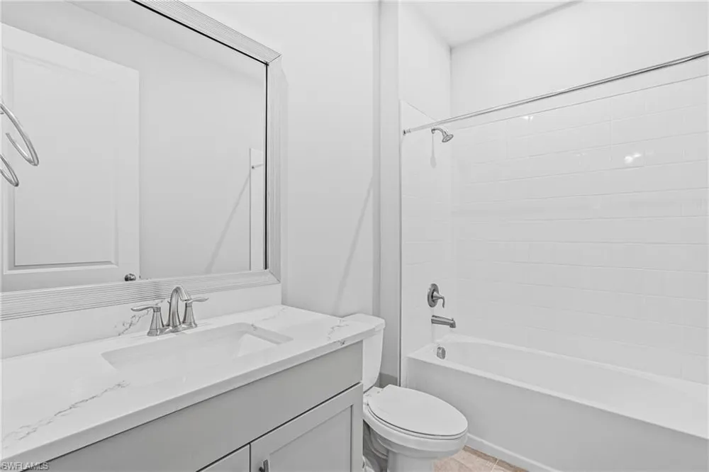 10295 Bonavie Cove Drive Fort Myers, FL 33966