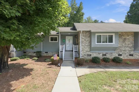 102 Wellington Hills Circle