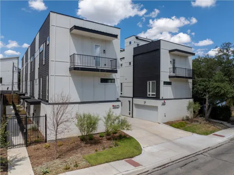 5633 Live Oak #102