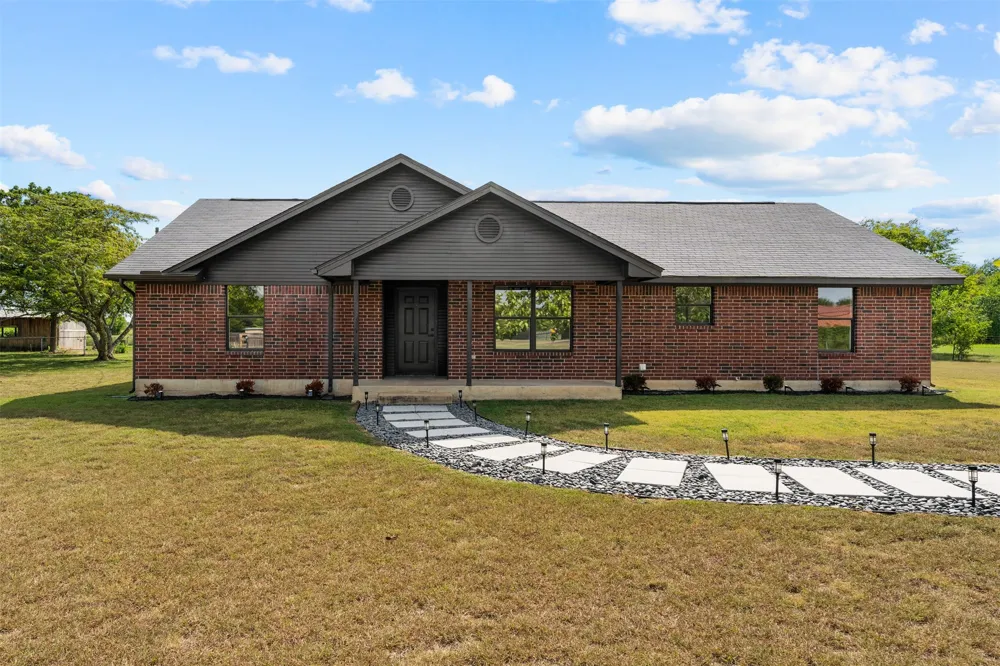 180 Woodard Lane Bruceville, TX 76630