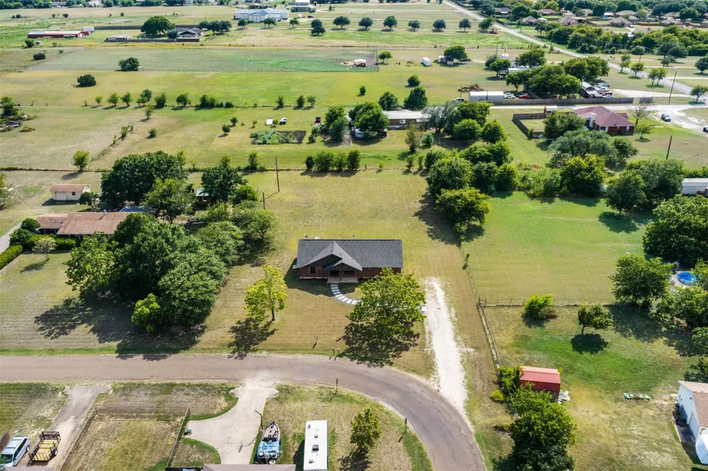 180 Woodard Lane Bruceville, TX 76630