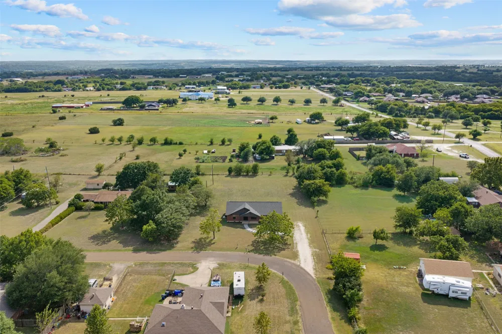 180 Woodard Lane Bruceville, TX 76630