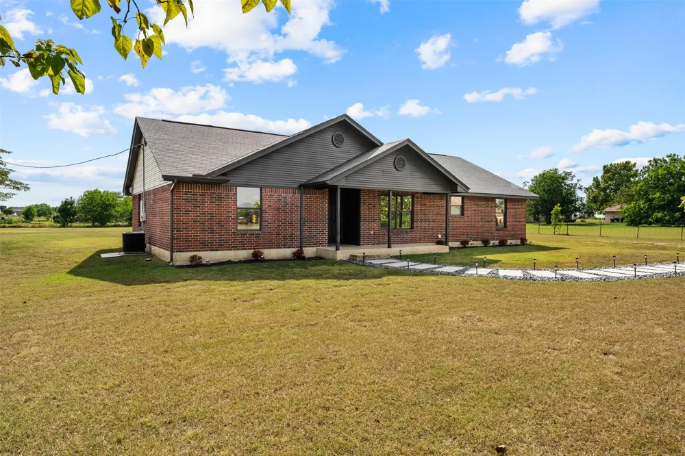 180 Woodard Lane Bruceville, TX 76630