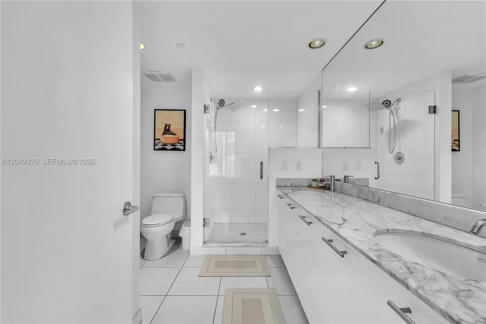 500 Brickell Ave #1605 Miami, FL 33131