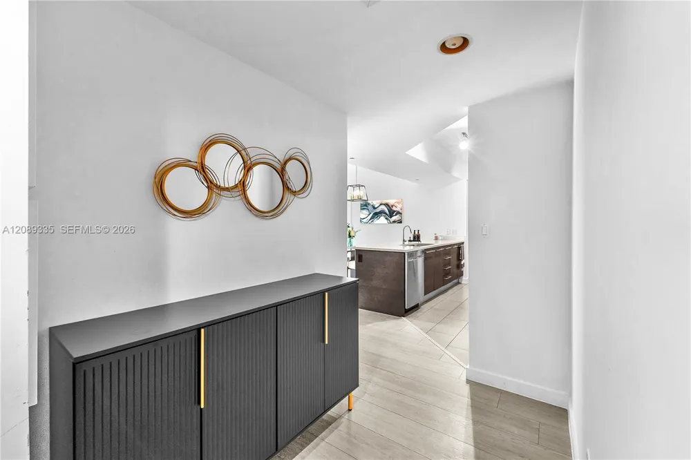 500 Brickell Ave #1605 Miami, FL 33131