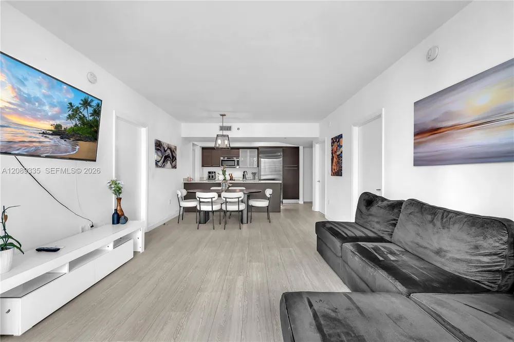 500 Brickell Ave #1605 Miami, FL 33131
