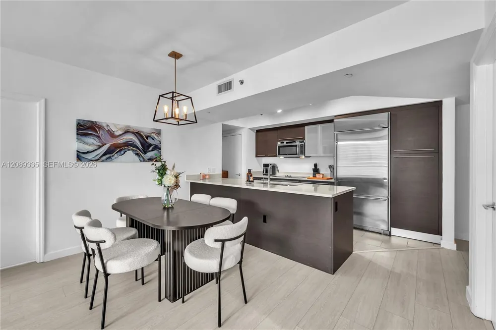 500 Brickell Ave #1605 Miami, FL 33131