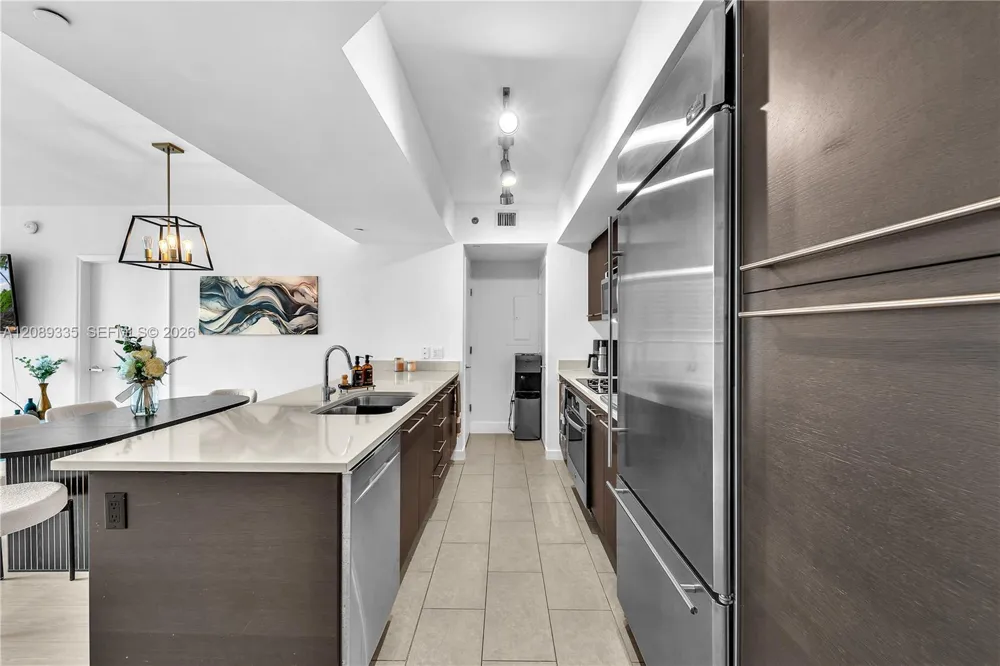 500 Brickell Ave #1605 Miami, FL 33131