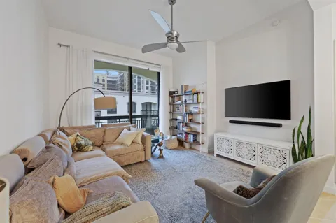 801 S OLIVE AVENUE #1621