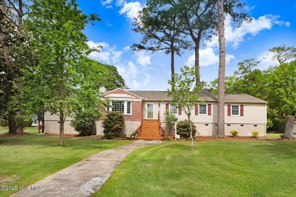 105 Harbor Drive Washington, NC 27889