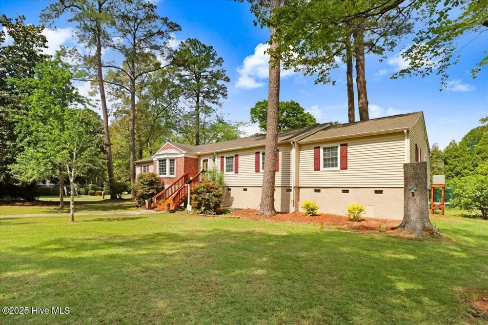 105 Harbor Drive Washington, NC 27889