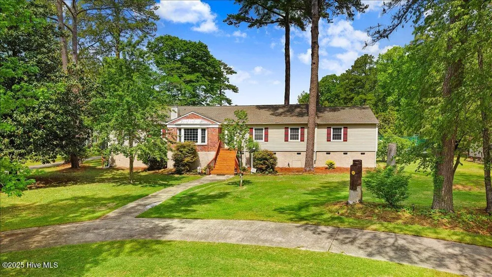 105 Harbor Drive Washington, NC 27889