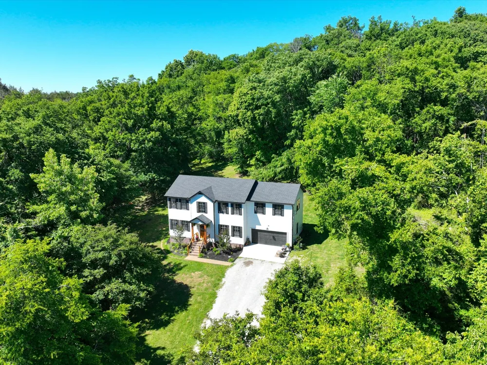 1074 Talon Dr Columbia, TN 38401