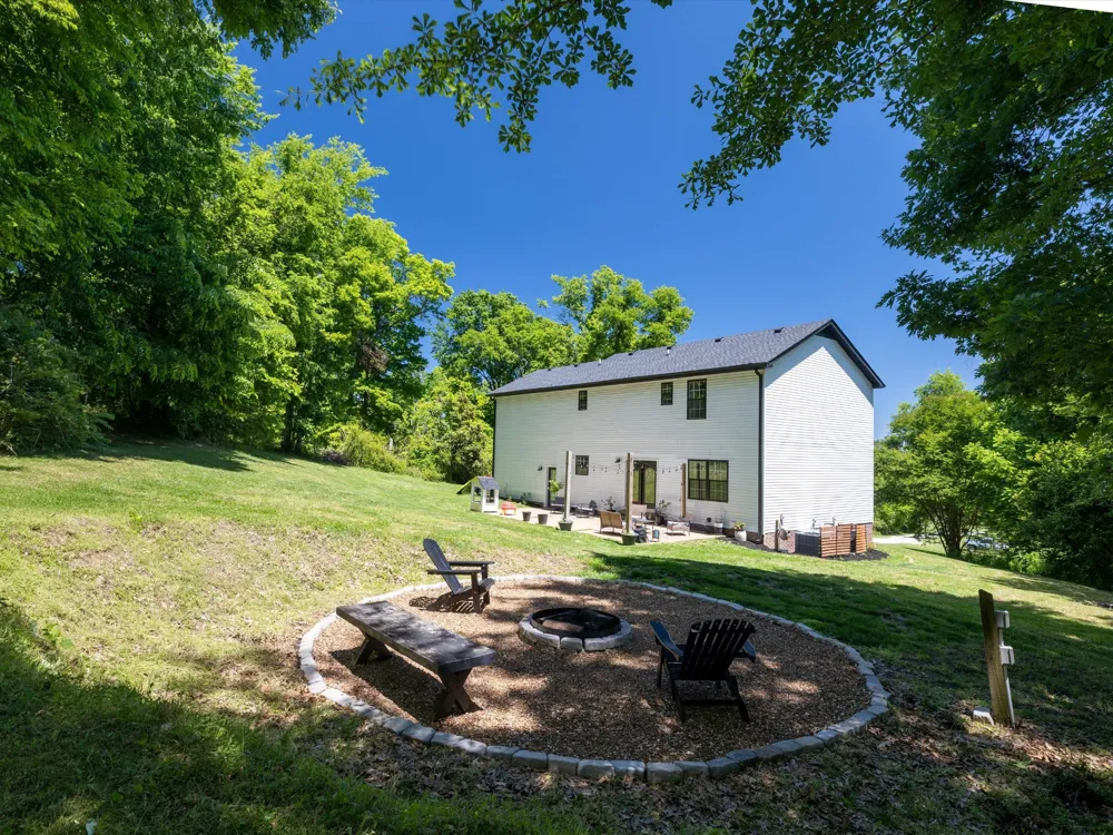1074 Talon Dr Columbia, TN 38401