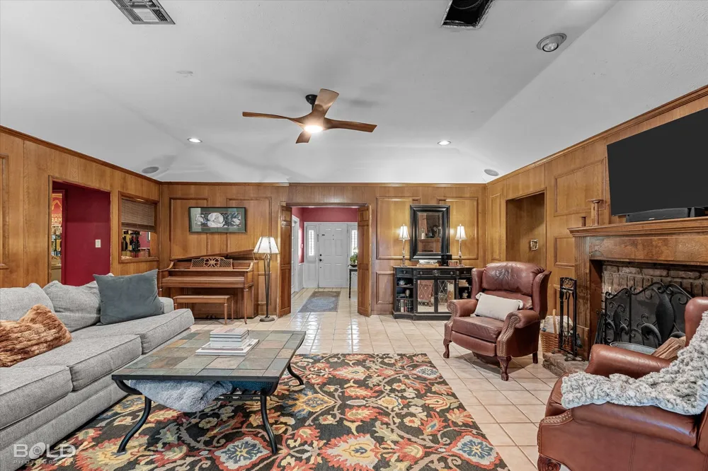 220 Norcross Street Bossier City, LA 71111