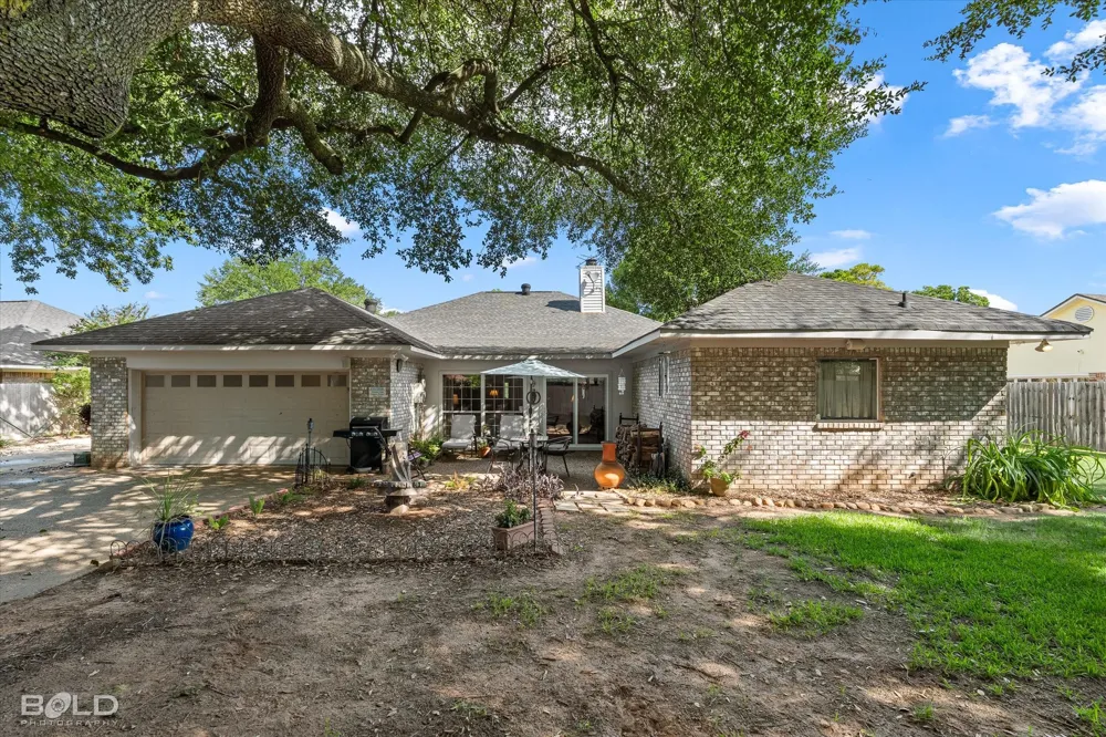 220 Norcross Street Bossier City, LA 71111