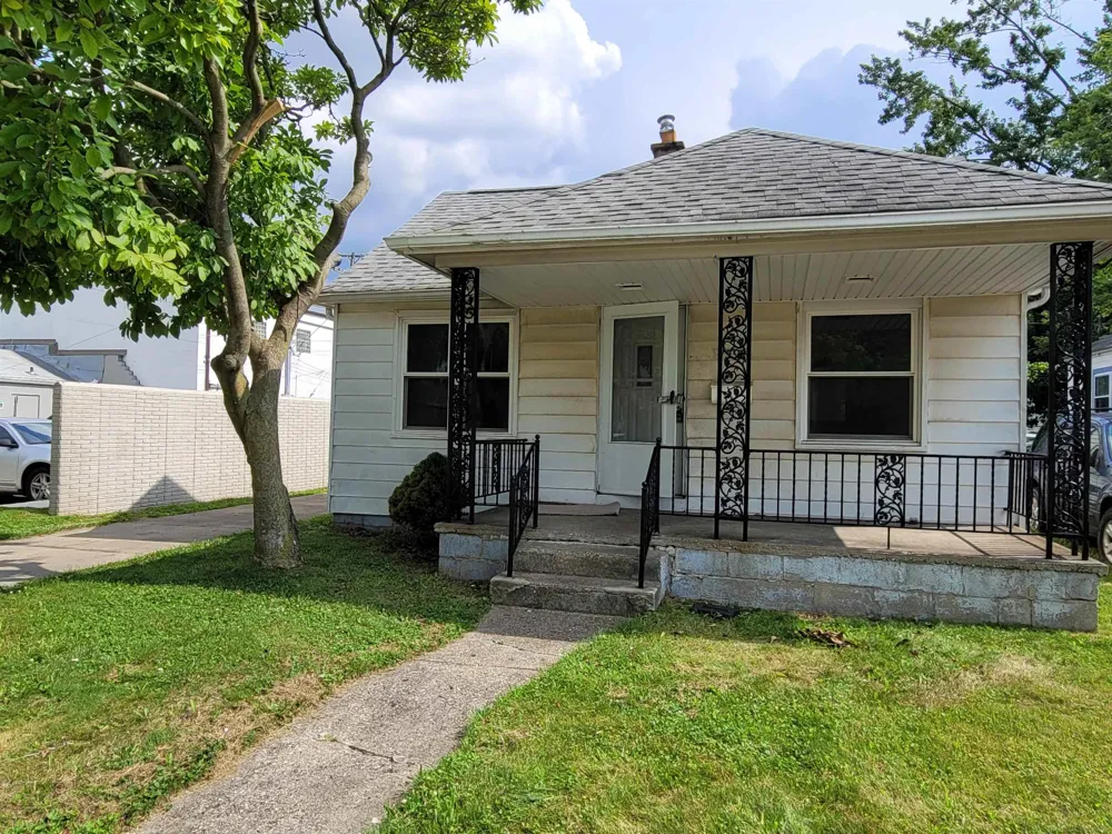 7592 Hupp Avenue Warren City, MI 48091