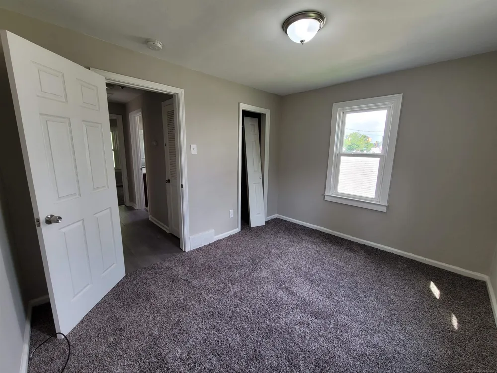 7592 Hupp Avenue Warren City, MI 48091