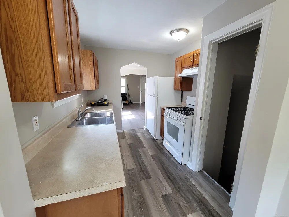 7592 Hupp Avenue Warren City, MI 48091