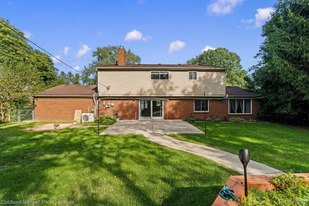 26163 Westmeath Street Farmington Hills City, MI 48334