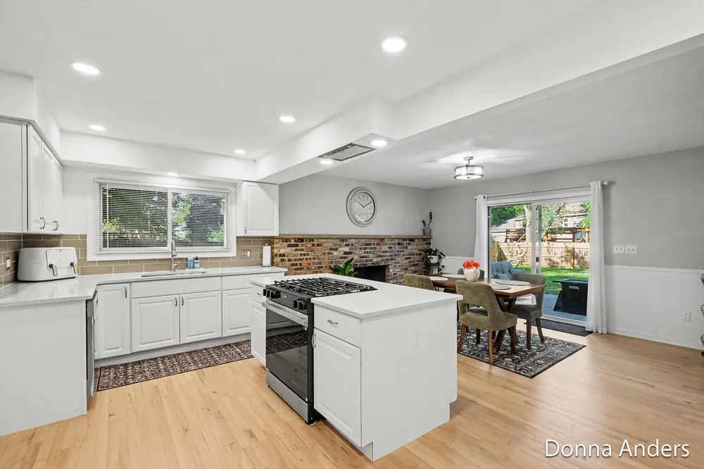 5581 Edgelawn Drive SE Kentwood City, MI 49508