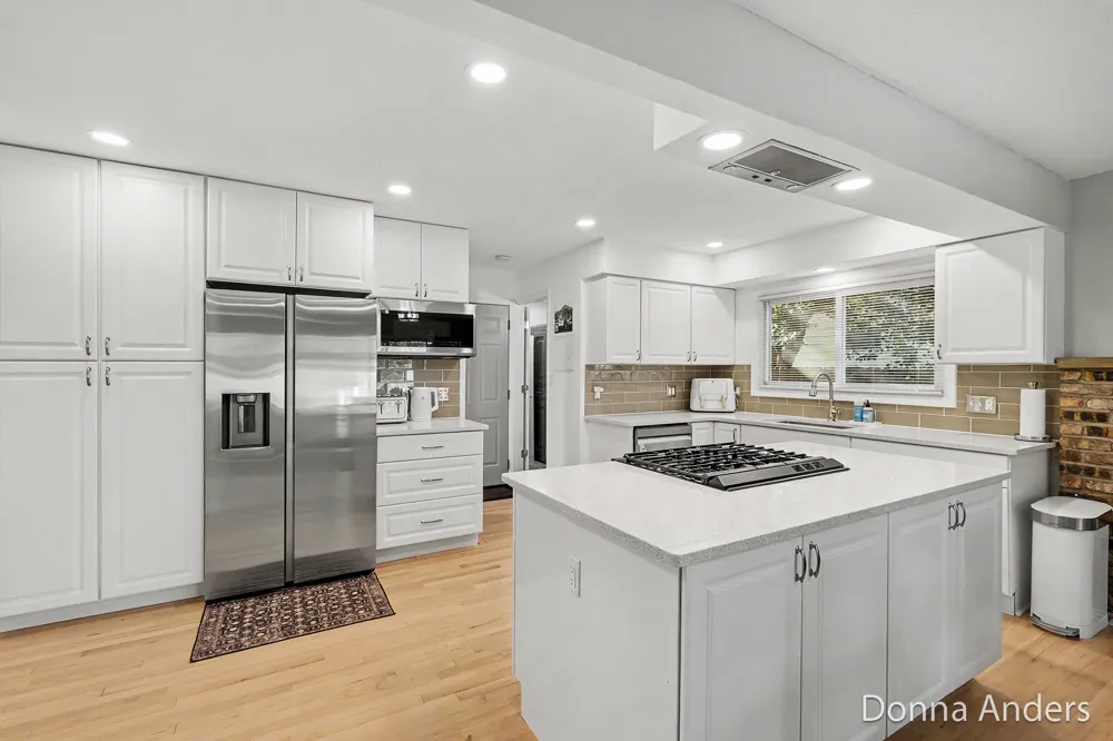 5581 Edgelawn Drive SE Kentwood City, MI 49508