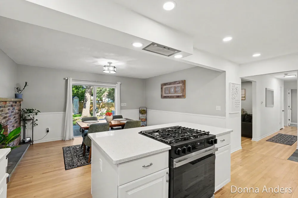 5581 Edgelawn Drive SE Kentwood City, MI 49508
