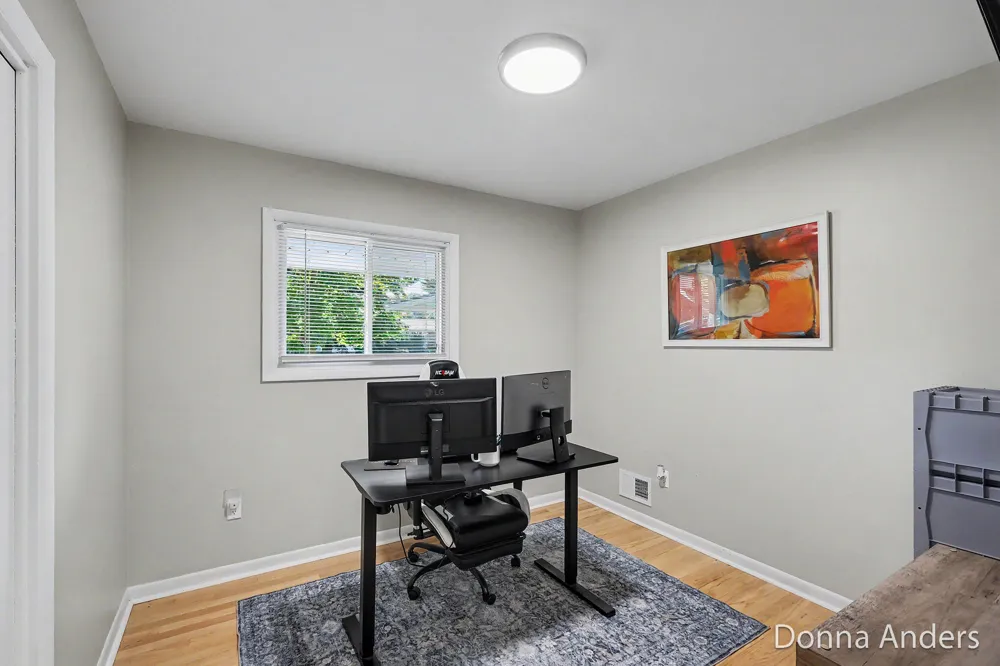5581 Edgelawn Drive SE Kentwood City, MI 49508