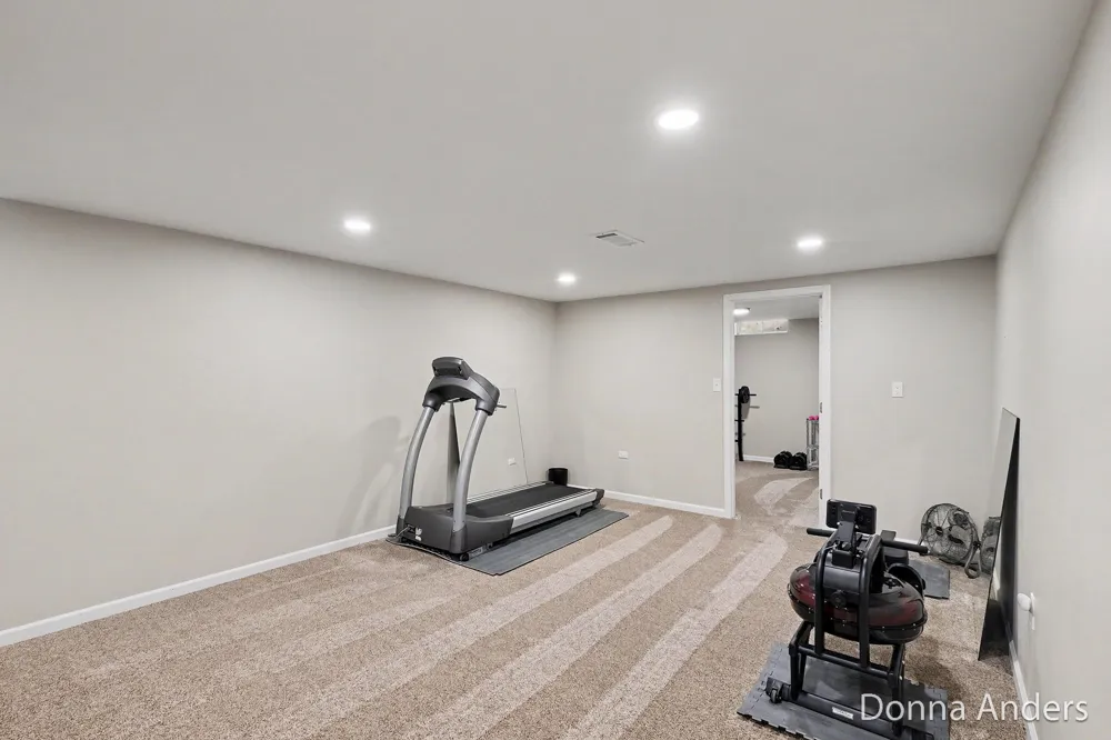 5581 Edgelawn Drive SE Kentwood City, MI 49508