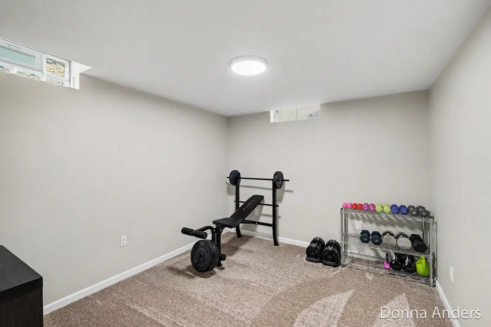 5581 Edgelawn Drive SE Kentwood City, MI 49508