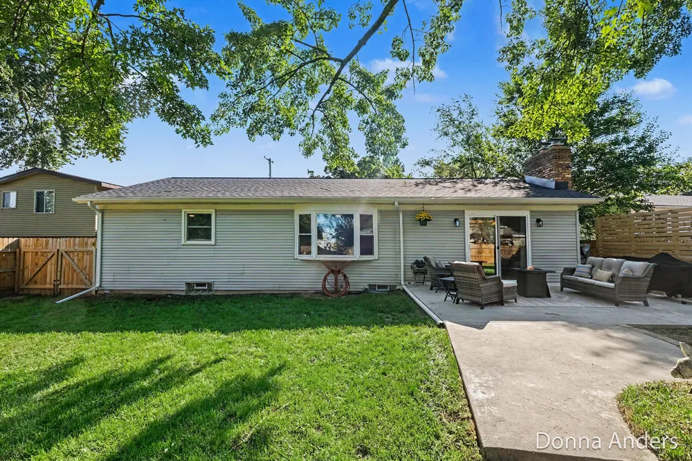 5581 Edgelawn Drive SE Kentwood City, MI 49508