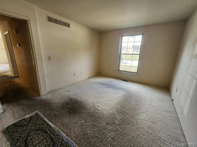 7611 Woodview Drive Waterford Charter Township, MI 48327