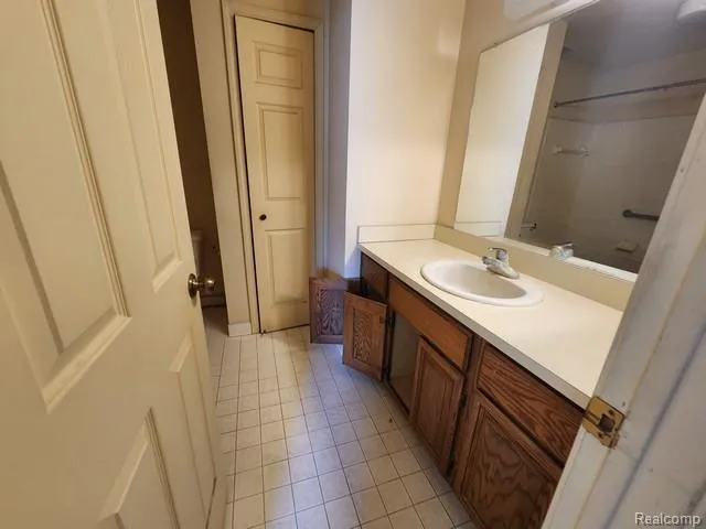 7611 Woodview Drive Waterford Charter Township, MI 48327