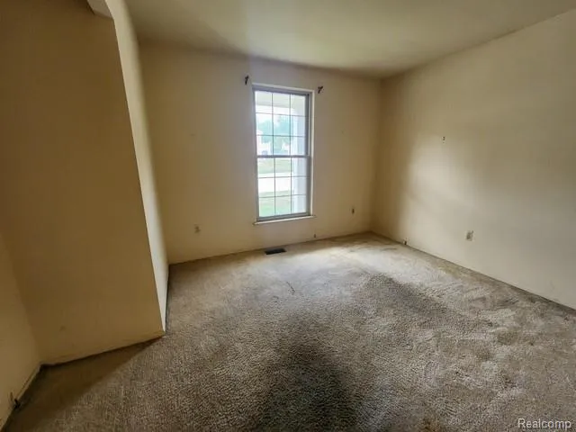 7611 Woodview Drive Waterford Charter Township, MI 48327