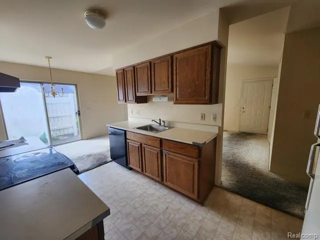 7611 Woodview Drive Waterford Charter Township, MI 48327