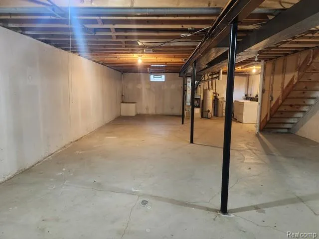 7611 Woodview Drive Waterford Charter Township, MI 48327