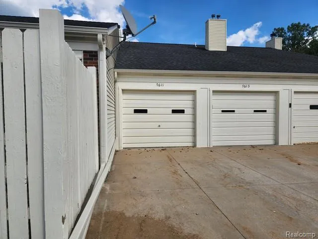 7611 Woodview Drive Waterford Charter Township, MI 48327