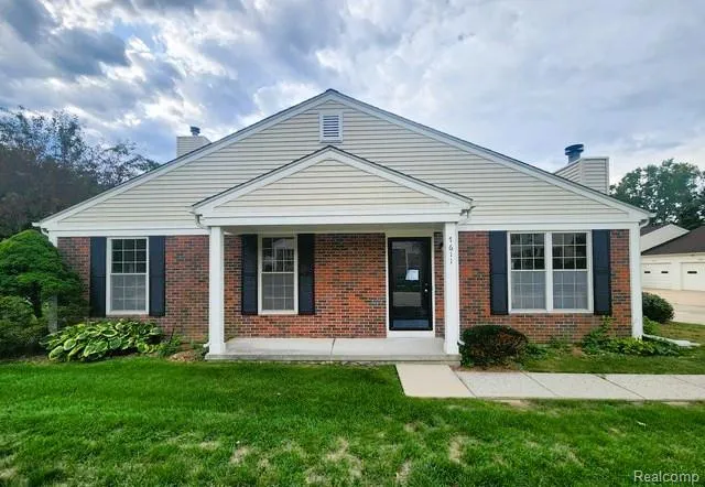 7611 Woodview Drive Waterford Charter Township, MI 48327