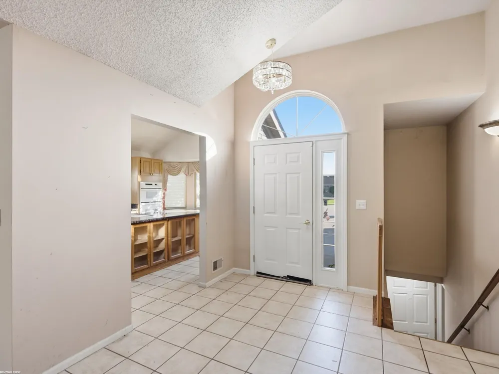 42829 N Hampton Drive Sterling Heights City, MI 48314