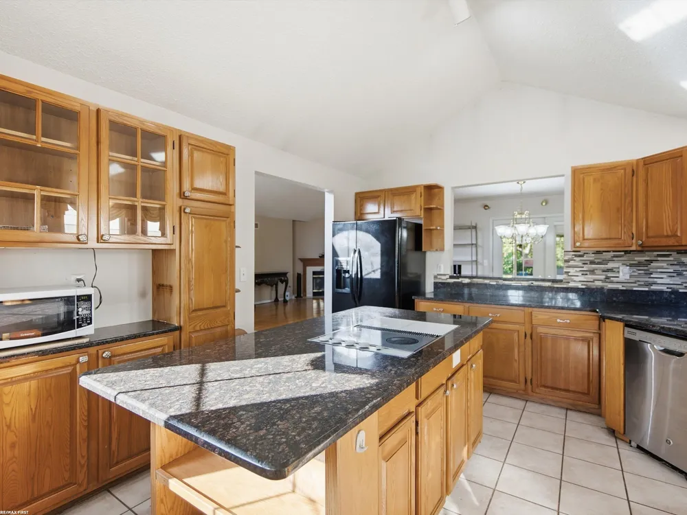 42829 N Hampton Drive Sterling Heights City, MI 48314