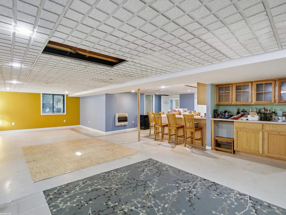 42829 N Hampton Drive Sterling Heights City, MI 48314