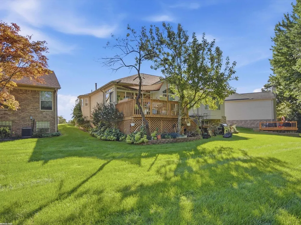 42829 N Hampton Drive Sterling Heights City, MI 48314