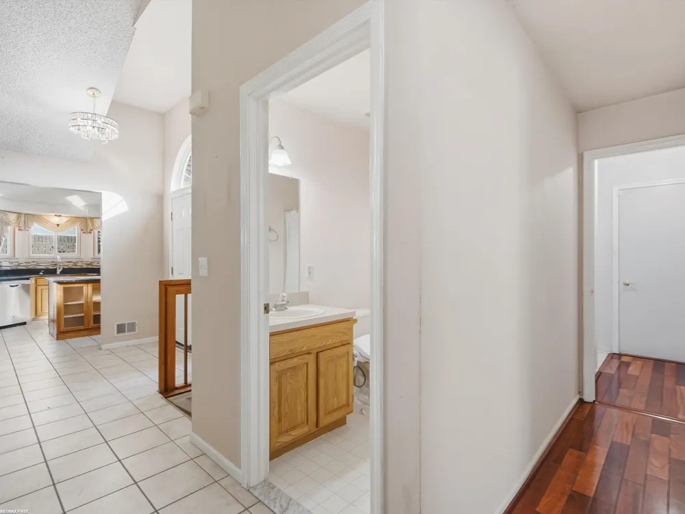 42829 N Hampton Drive Sterling Heights City, MI 48314